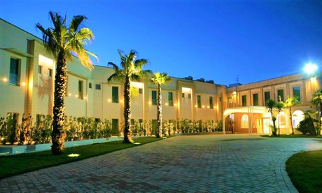Lecce: camera Standard con colazione o mezza pensione e Spa opzionali per 2 presso Arthotel & Park Lecce 4*