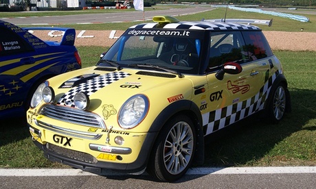 Fino a 3 giri con auto da rally a scelta su pista e terra e camera car con BMM Motorsport (sconto fino a 0%)