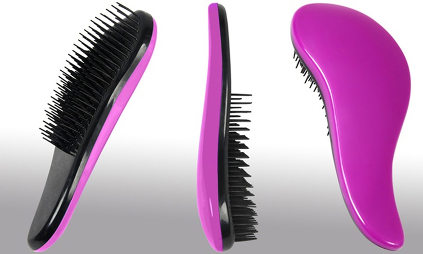 Image 10: Detangling Hair Brushes