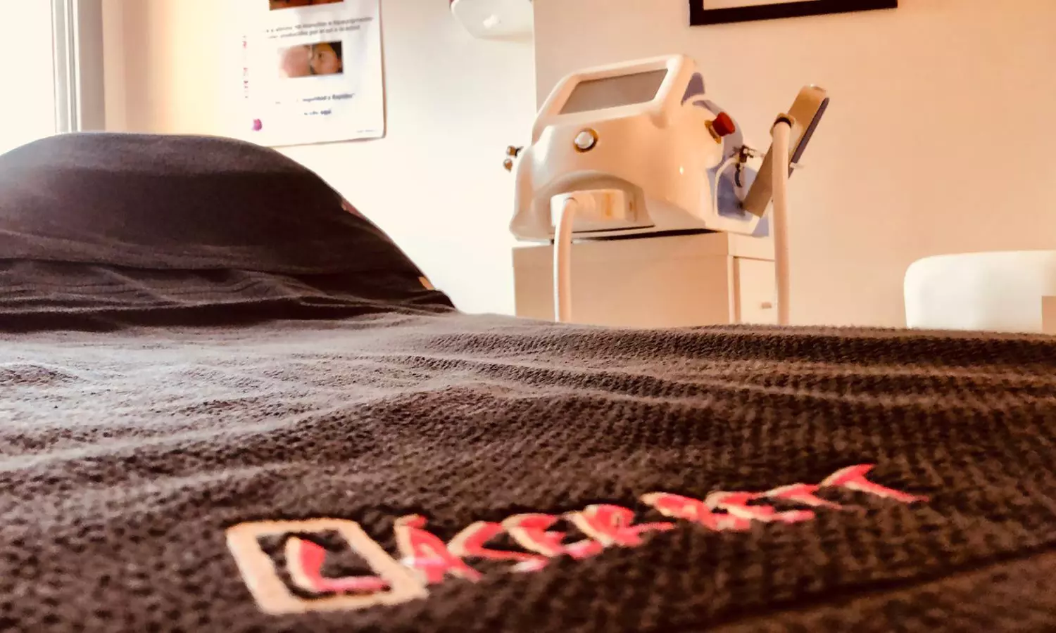 1 o 2 sesiones de Peeling Pure Skin con carbón activo para 1 o 2 personas desde 19,99 € en Laserbett - Primary Image