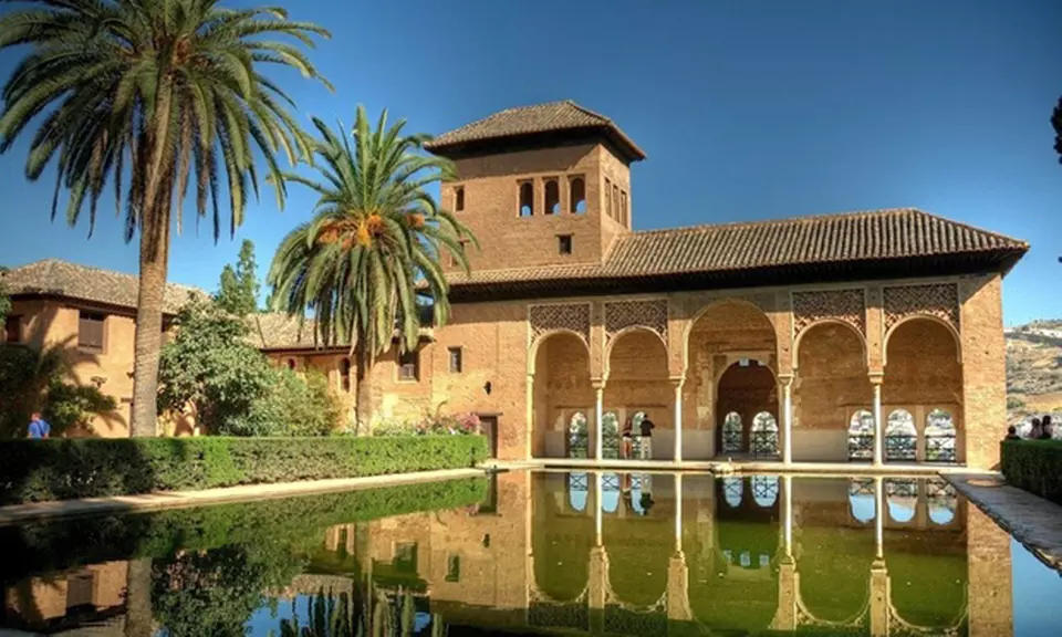 Granada: soggiorno in camera doppia con colazione per 2 persone presso l'Hotel Urban Dream Nevada - Primary Image