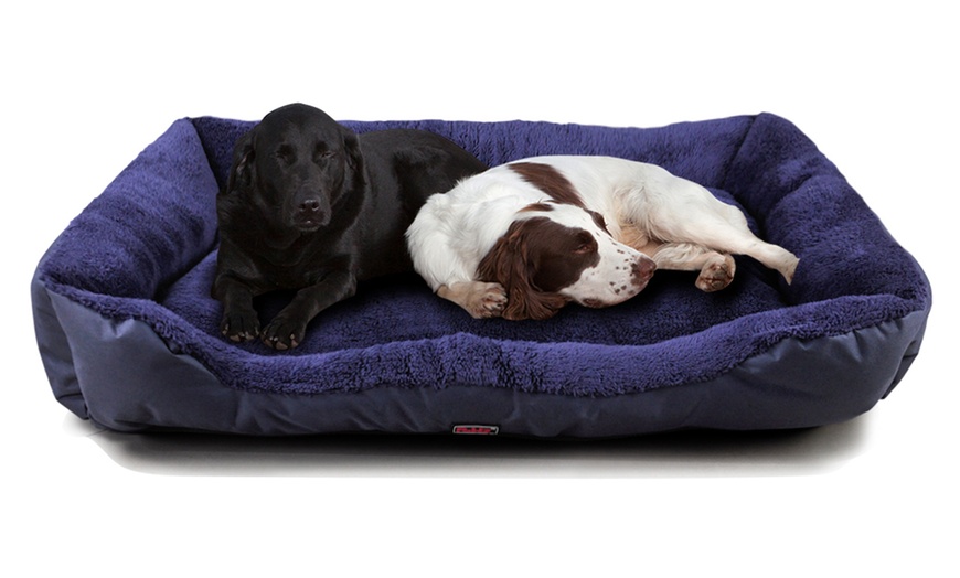 Image 10: Fleece Warm Pet Bed