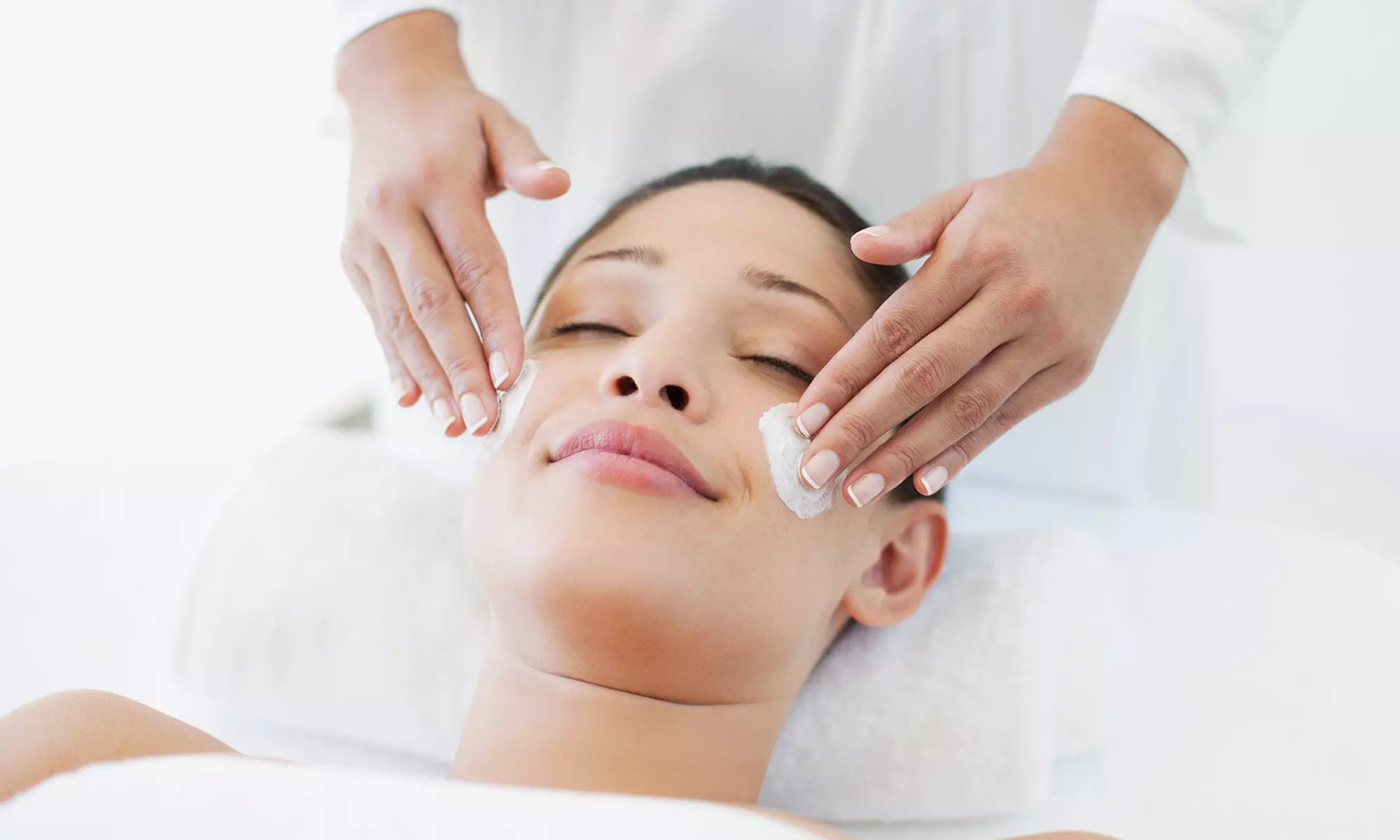 Exploitez votre beauté : soin du visage de 30, 45, 50 ou 55 min. au choix (jusqu'à 53% de réduction) - Primary Image