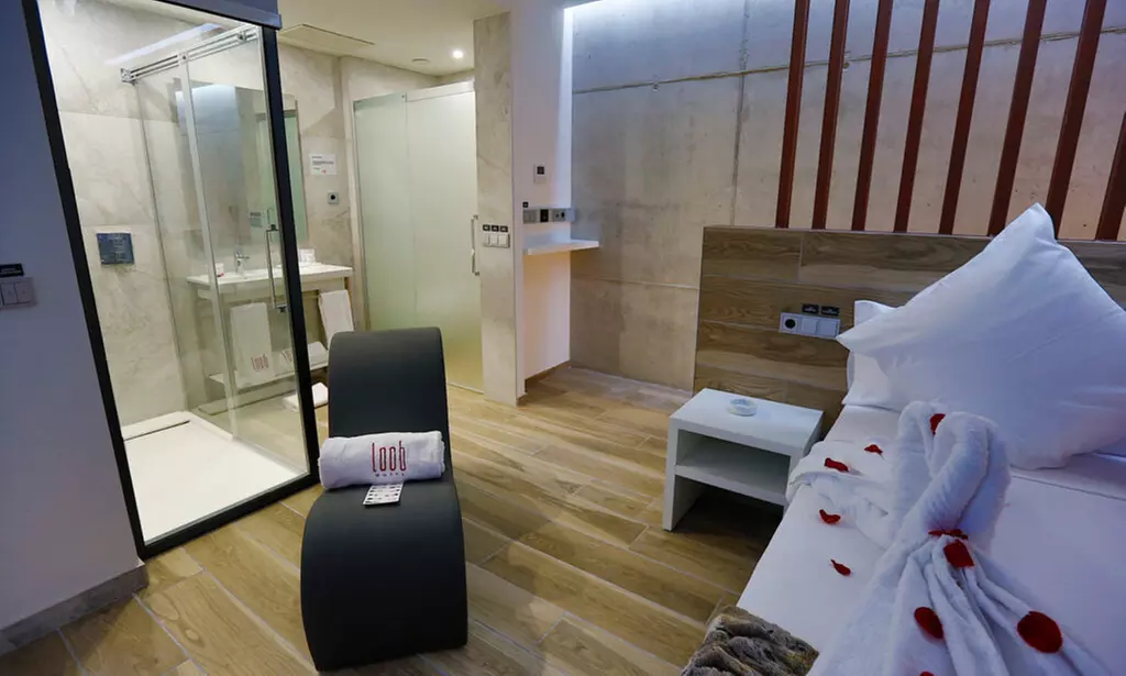 Valencia: Junior o Master Suite con desayuno y botella de cava