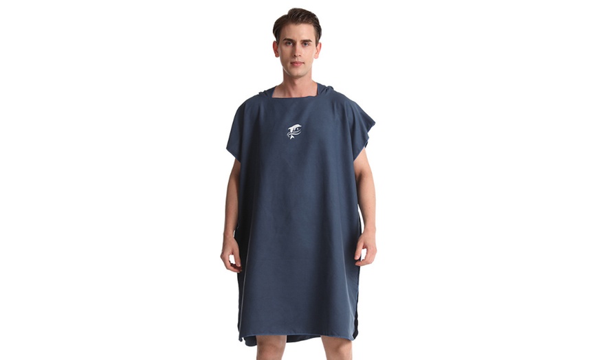 Image 7: Microfibre Surf Poncho Wetsuit Changing Bath Robe