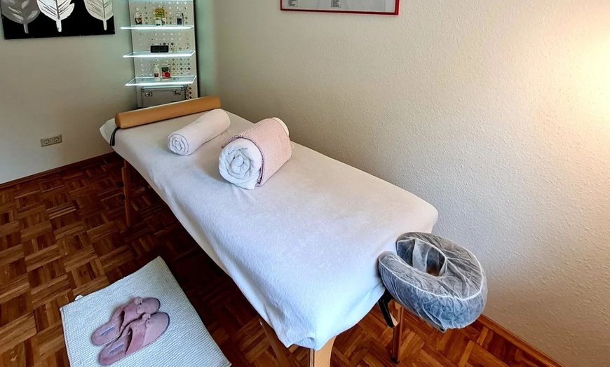 Image 2: Bis zu 50% Rabatt bei Massage Studio Amir Shafti