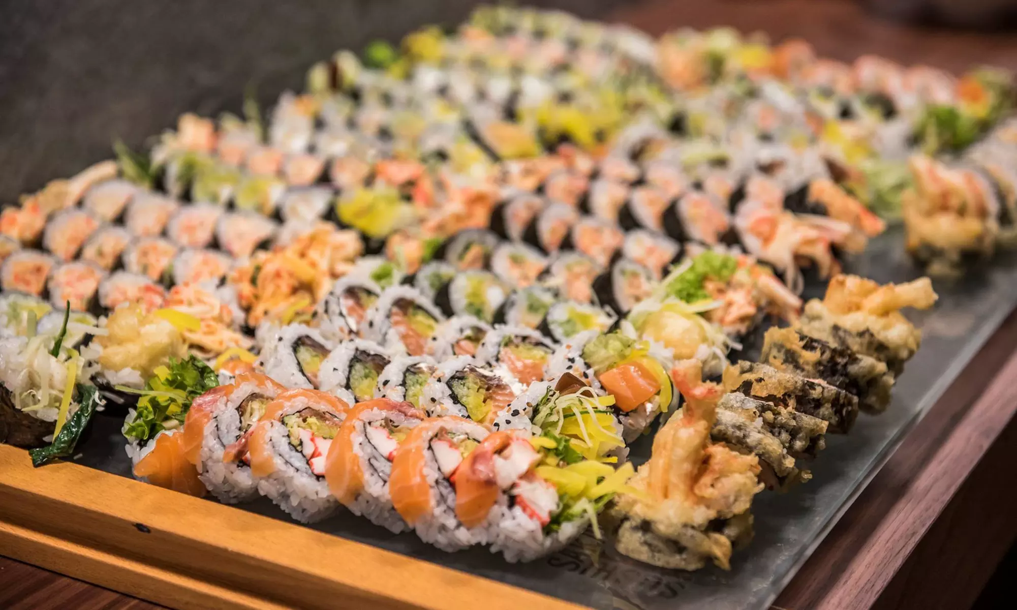 Wyjątkowe sushi na wynos: smaki Japonii na krakowskich Błoniach