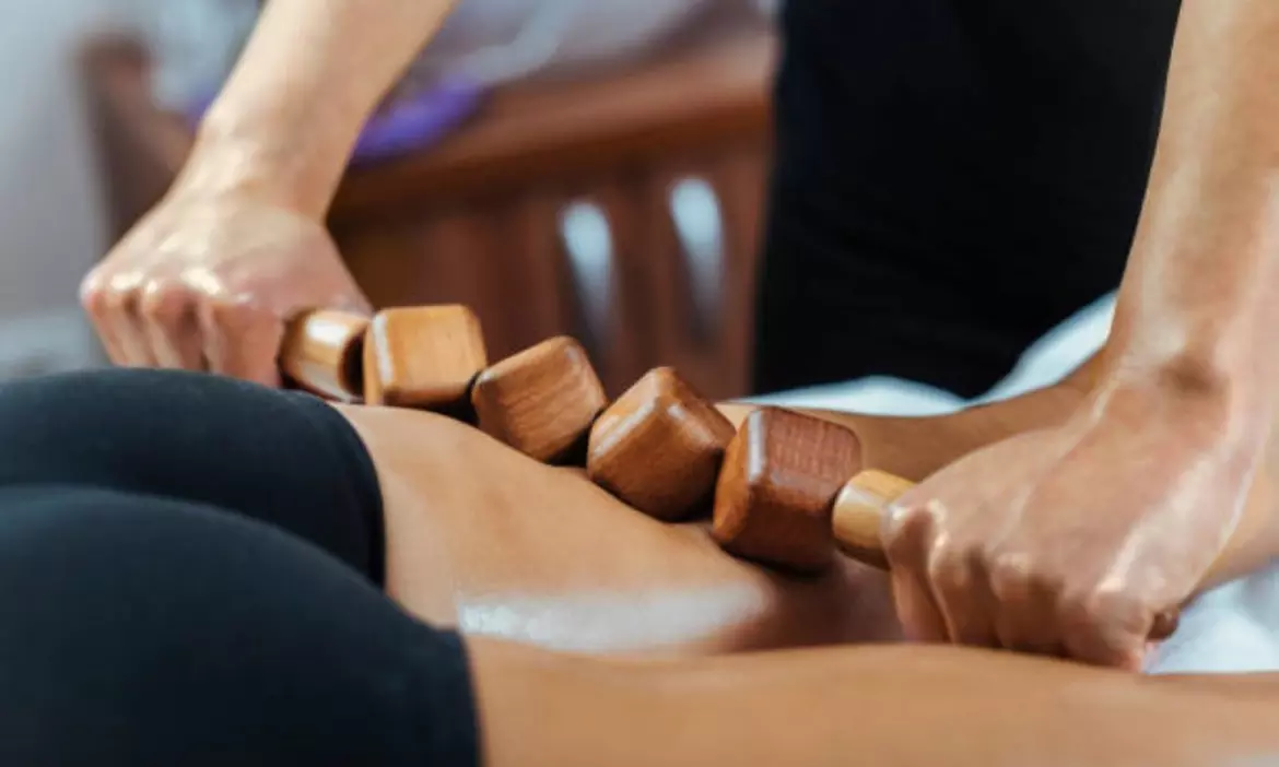 Experience a 60-minute Cavitation and Radio Frequency Skin Session