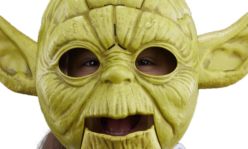 Image 2: Star Wars Yoda Electronic Mask