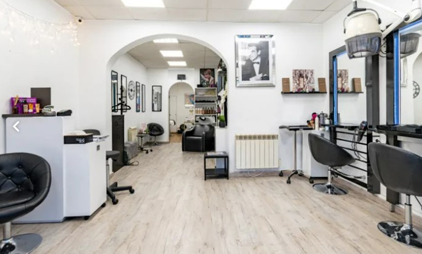 Image 4: Jusqu'à 58% de remise sur Coupe de cheveux - Femme chez Ambiance Coiffure