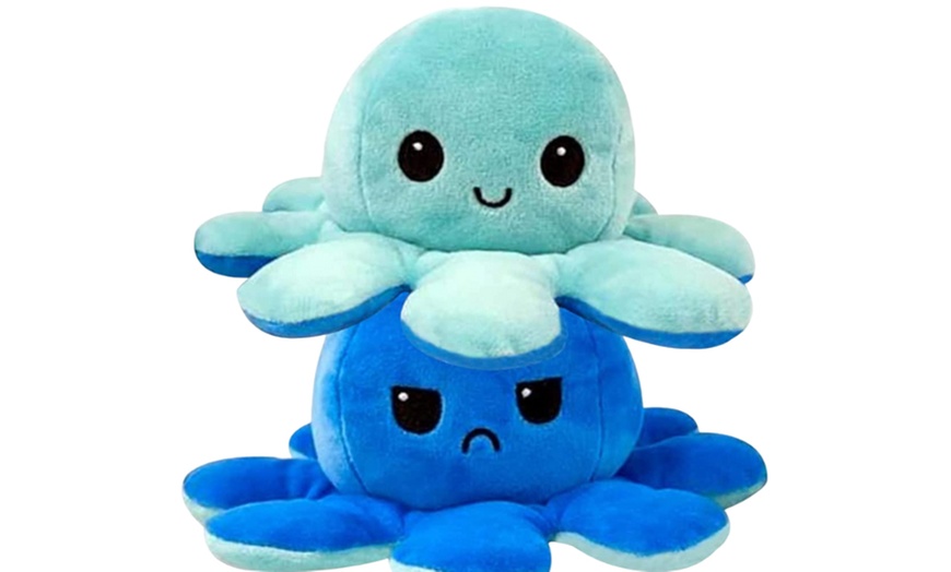 Image 11: Reversible Plush Octopus Toy