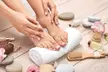 Maniküre oder Pediküre opt. mit Shellack für 1 Person (bis zu 55% sparen) - Second Medium