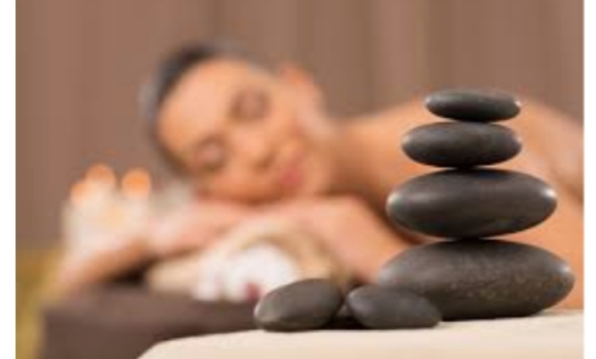 Image 2: 60, or 90 Mins Deep tissue massage with Hot Stone & Aromatherapy