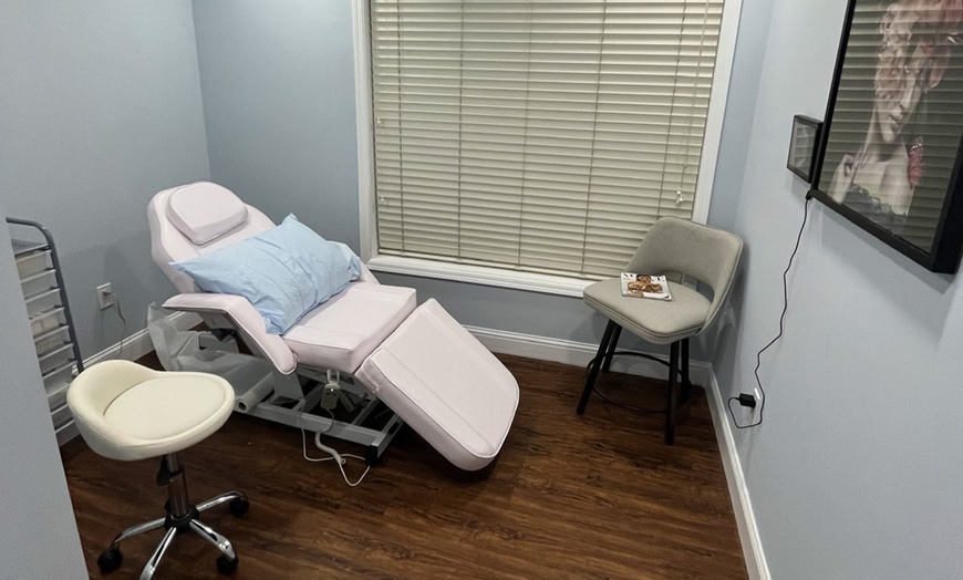 Image 6: Six Laser Hair Removal sessionsOne Small, Medium or Large Area