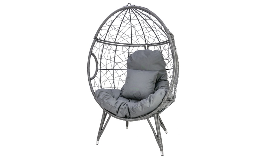 Image 4: Rattan-Effect Egg Chair with Cushion