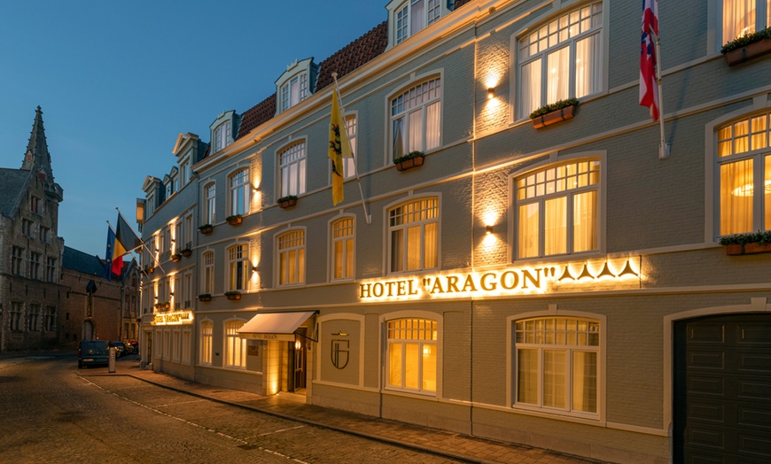 Image 1: Bruges : chambre double supérieure classique avec petit déjeuner