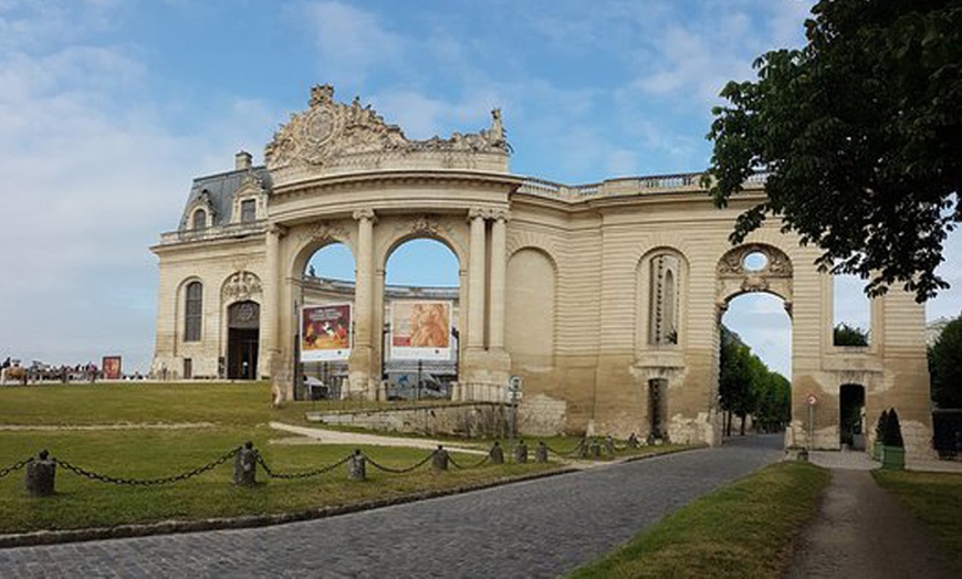 Image 13: Proche parc du Château de Chantilly : chambre confort ou King