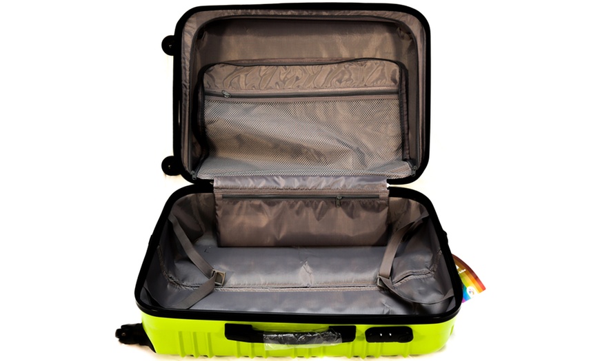 Image 78: Discovery Three-Piece Luggage