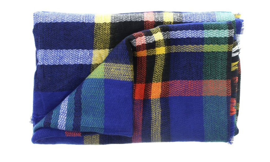 Image 12: Cozy Plaid Blanket Scarf 