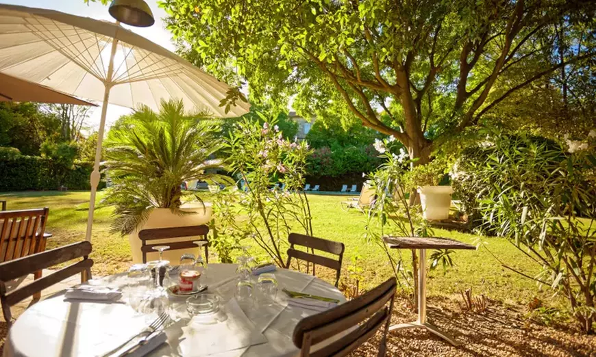 Gard : chambre "Magnenerie"  ou "Château" avec petit-déjeuner