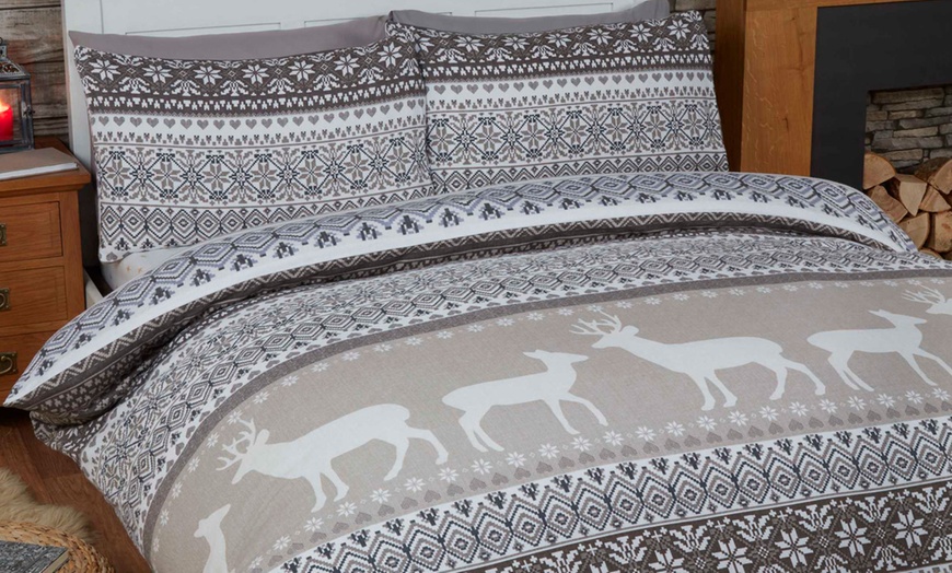 Image 7: Clearance Flannelette Duvet Sets
