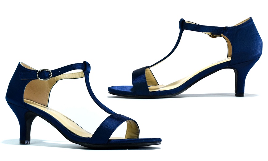 Image 3: Women's Sandals