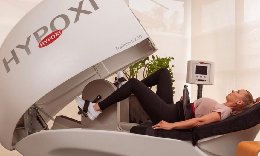 Image 1: 2 Hypoxi Body Sculpting Sessions