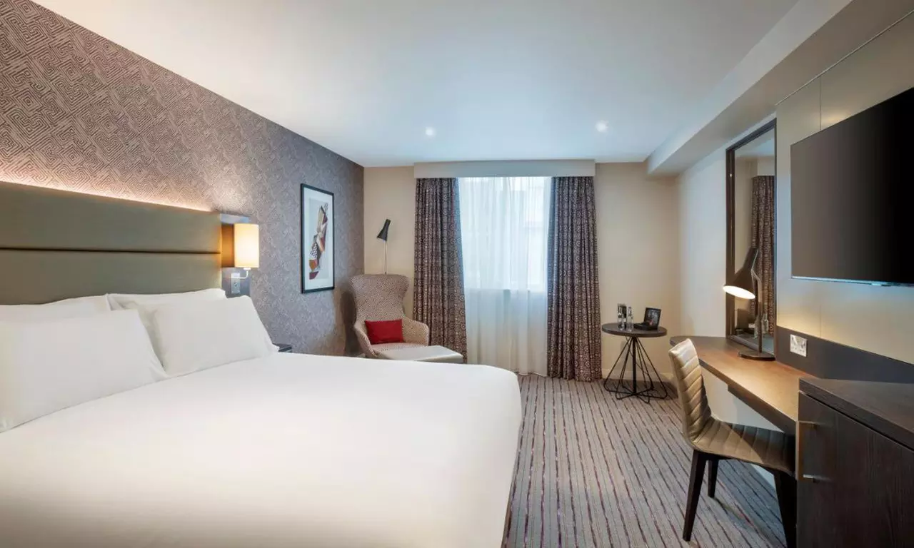 Chester: 4* Standard Double Room Stay with Full English Breakfast