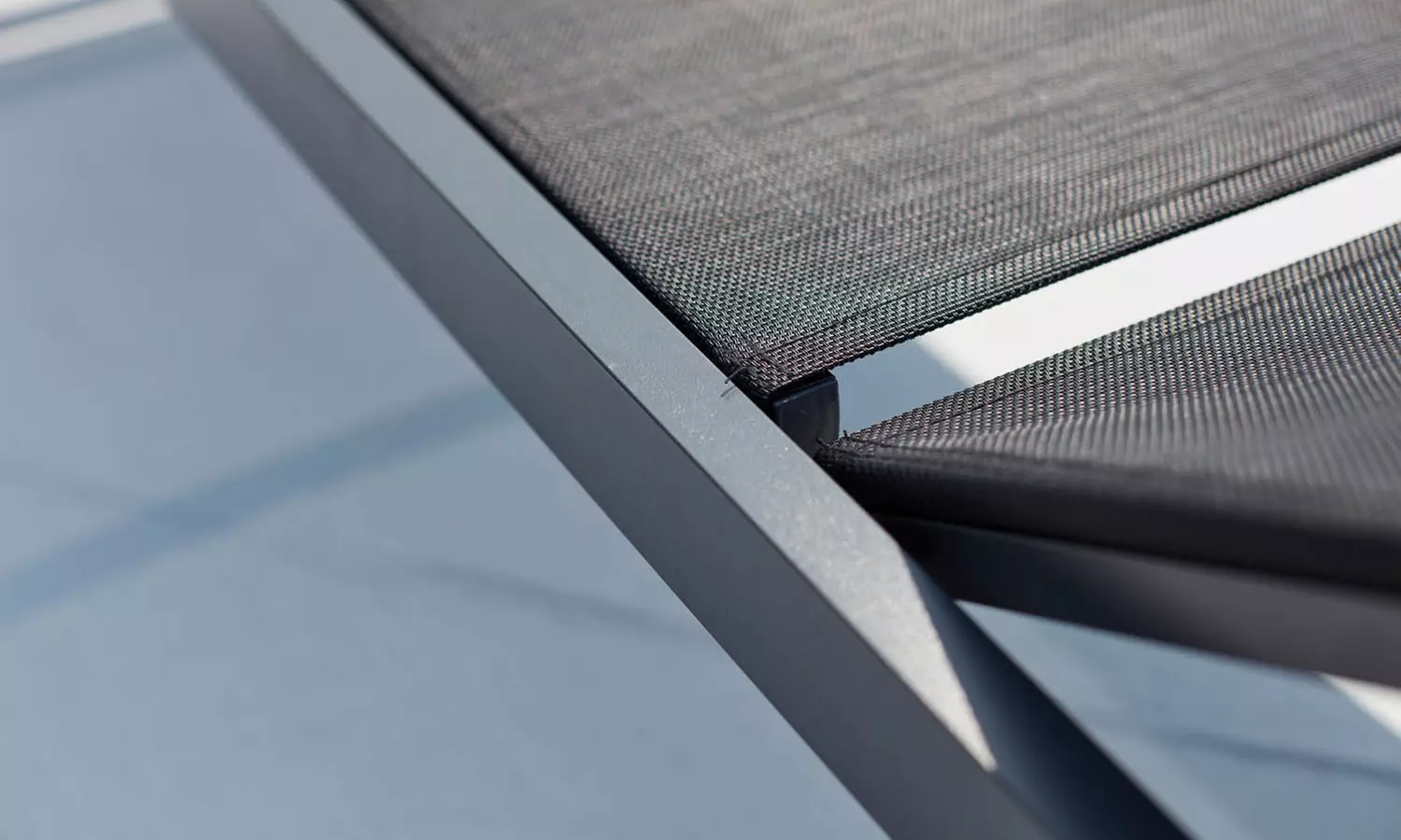 Lot de 2 transats en aluminium avec accoudoirs de Kocoon