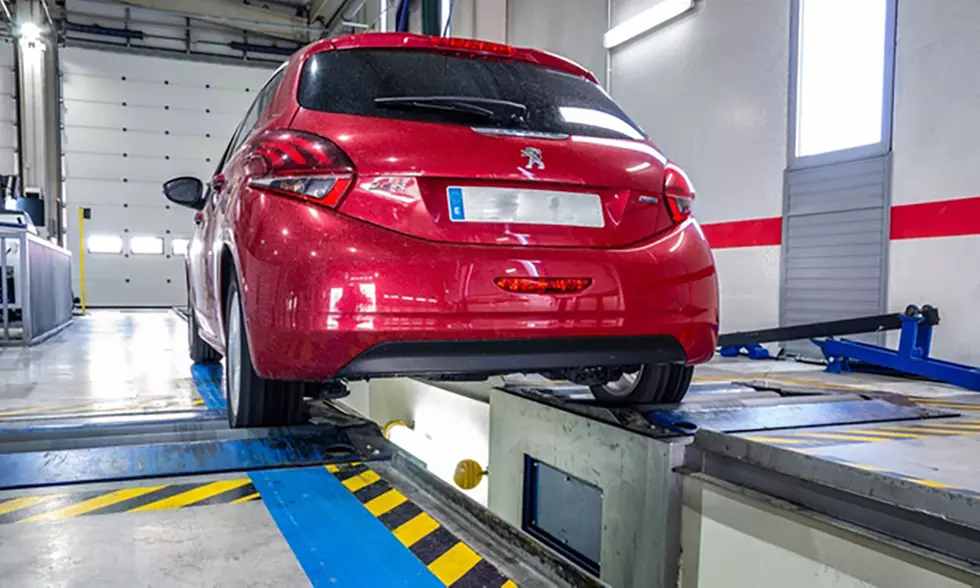 ITV para vehículos gasolina o diésel en ITV Tres Cantos TÜV SÜD