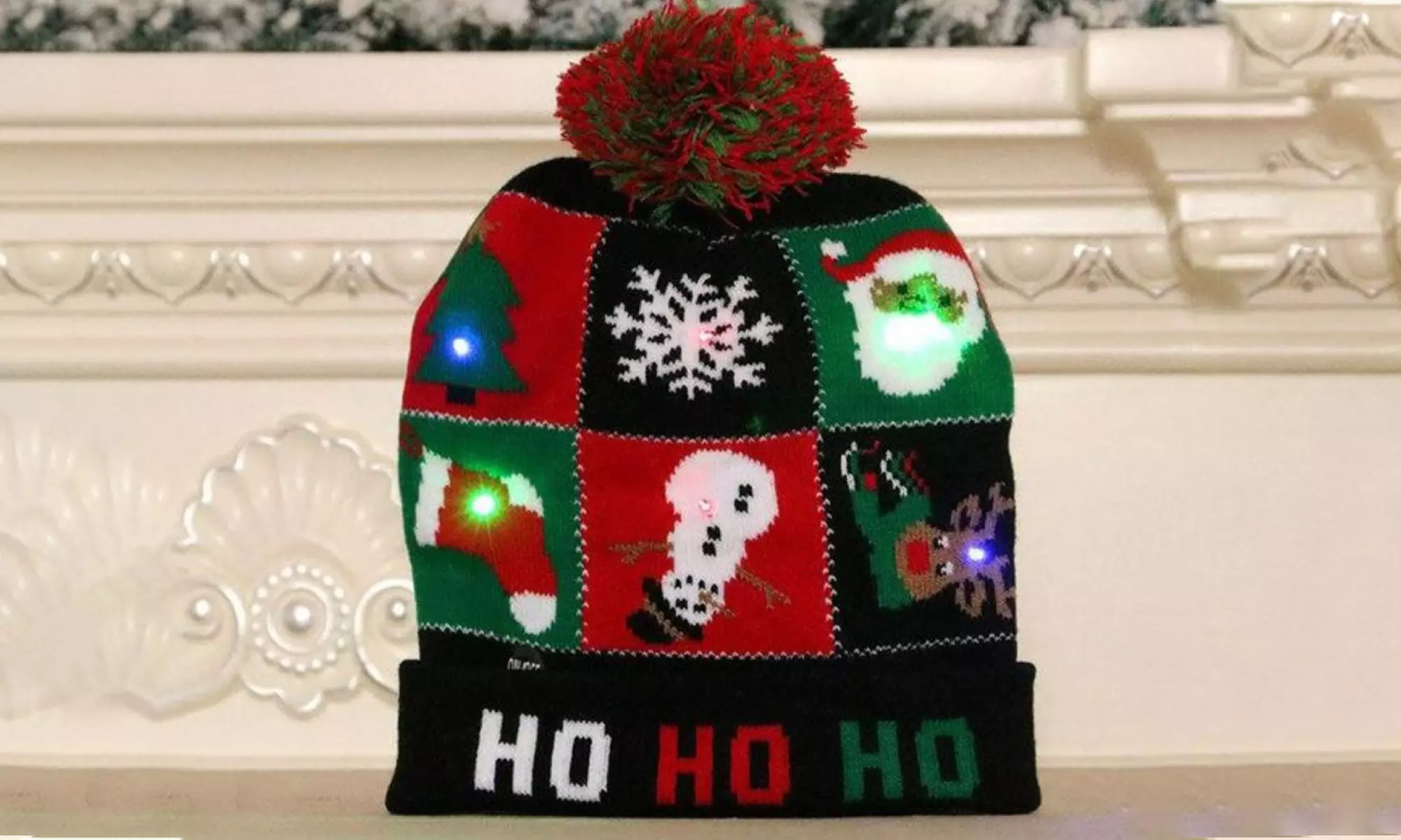 Cappello invernale con pon pon disponibile in 4 fantasie Natalizie - Image 4