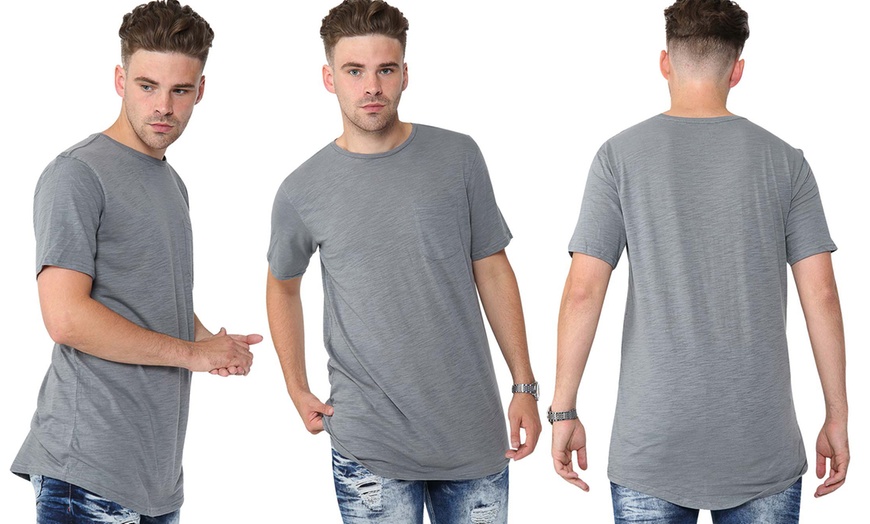 Image 6: One-, Three- or Seven-Pack of Men's Plain Textured Long T-Shirt