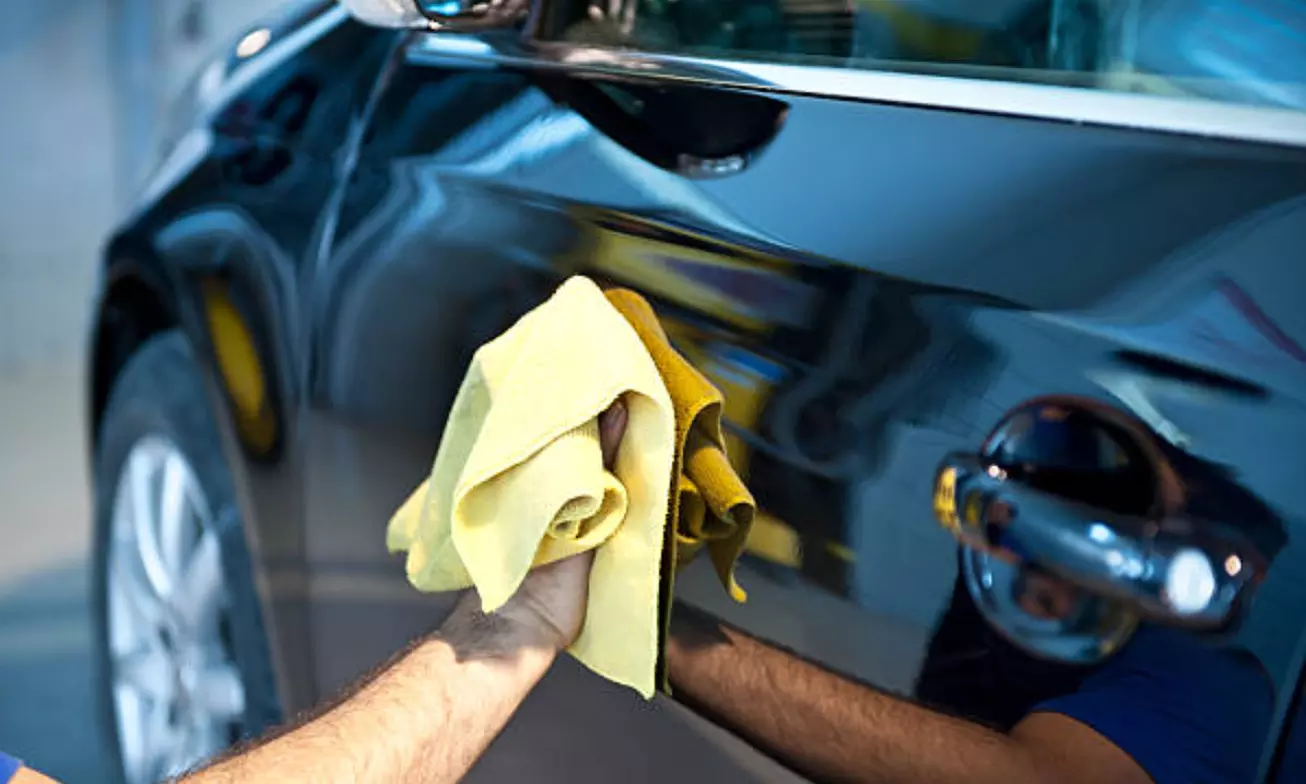 Dale a tu coche el cuidado que merece con un lavado completo con opción a ozono y encerado y ahorra hasta un 66% - Primary Image