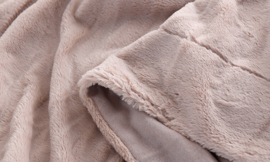 Image 15: Plush Throw Blanket