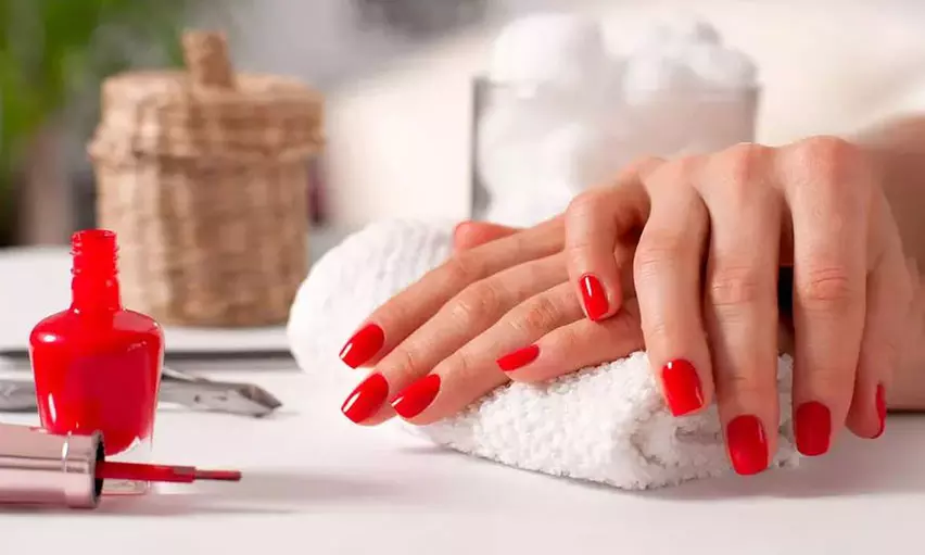 Beauté des mains/pieds au choix avec Sweet Body By Mina (jusqu'à 30% de réduction) - Primary Image