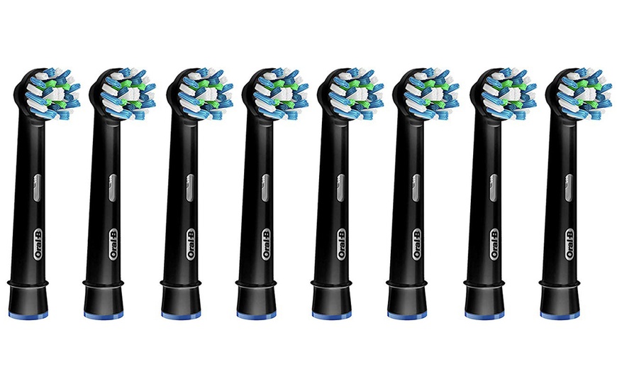 Image 5: Oral-B Toothbrush Heads Selection