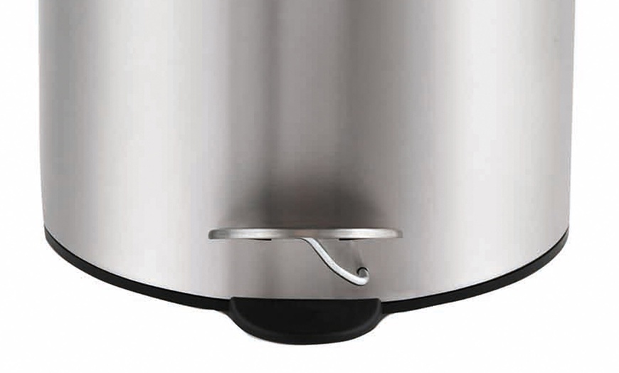 Image 3: 30L Stainless Steel Pedal Bin 