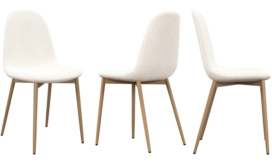 Image 5: Lot de 4 chaises Patty en velours ou tissu bouclé de Doosense