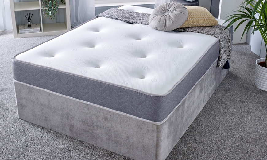 Image 1: Hybrid Tufted Mattress with Memory Foam


