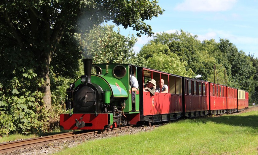 Image 1: Steam Train Tour Family Ticket