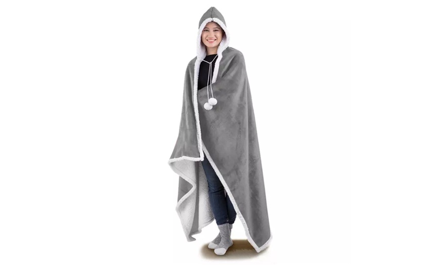 Image 3: Hooded Throw Blanket