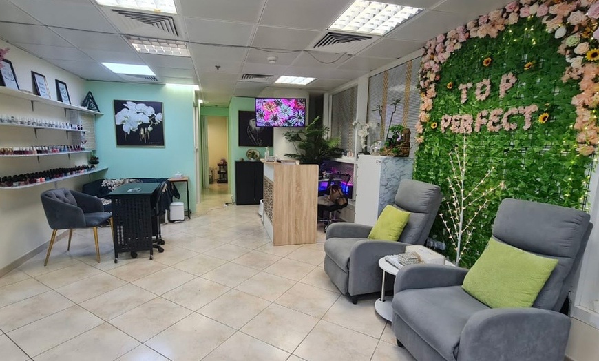 Image 6: Enjoy a 60 Minute Hydra Facial with Blow Dry or Manicure & Pedicure