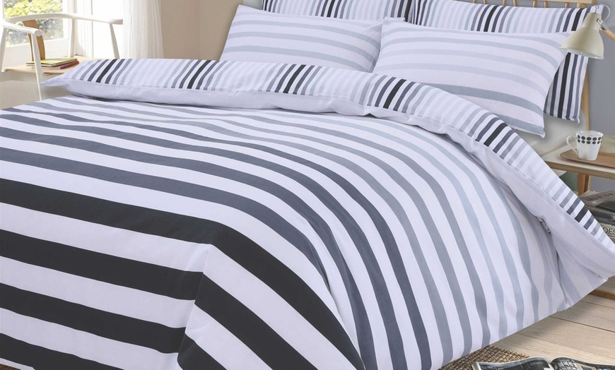 Image 2: Stripes Reversible Duvet Set