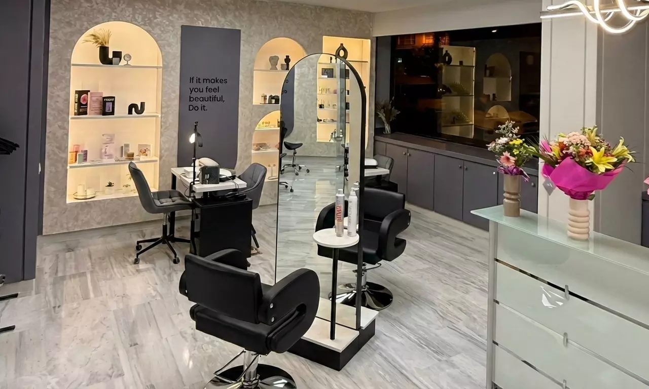 Sesión de manicura y/o pedicura normal o semipermanente