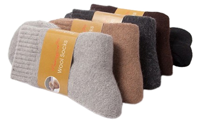 Image 1: Three or Five Pairs of Men's Wool Thermal Socks