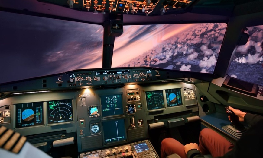 Image 2: Erlebe den Nervenkitzel des Fliegens: Flugerlebnis im Simulator A320