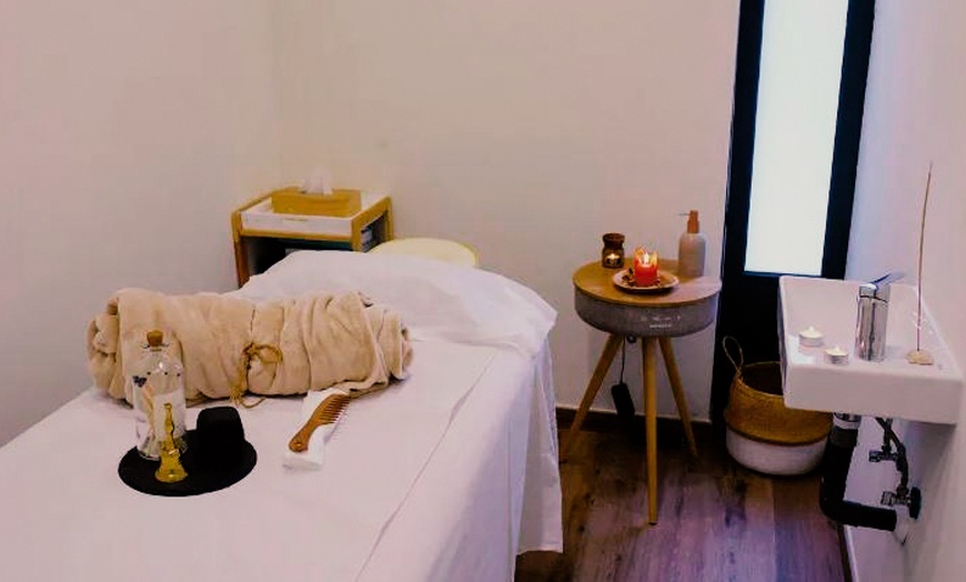 Image 3: 1 o 2 sesiones de microlifting facial de vitaminas con dermapen para 1