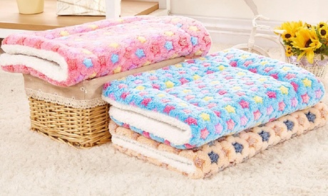 Couverture pour animaux avec surface en peluche
