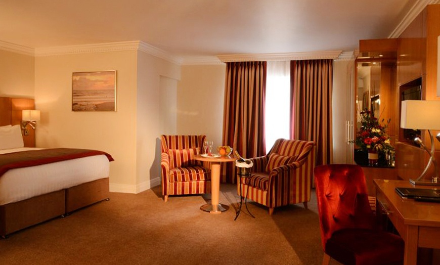 Image 4: 4* Letterkenny Stay with Leisure Access