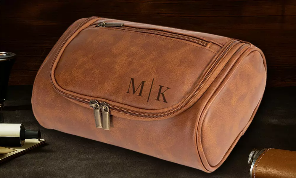 Voyagez avec style grâce à une trousse de toilette personnalisée